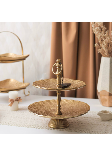 مضيفة طابقين ذهبي